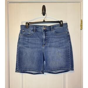 LEE JEANS WOMENS SHORTS-Regular Fit-16M Mid Rise